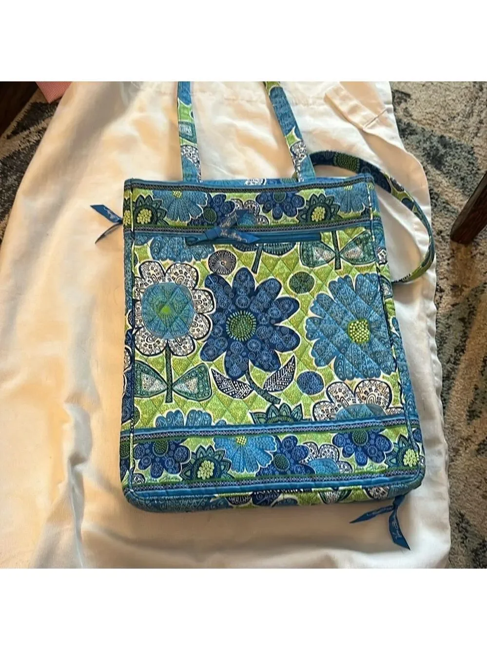 Vera Bradley Retired Doodle Daisy Laptop Travel Tote( 15”)